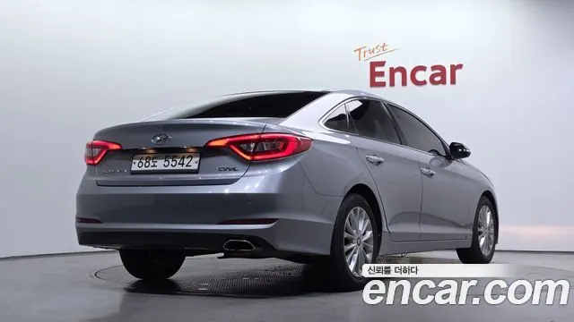 HYUNDAI SONATA 2015 — 94 943 км, светло-серебристый, Корея — под ключ — фото 2