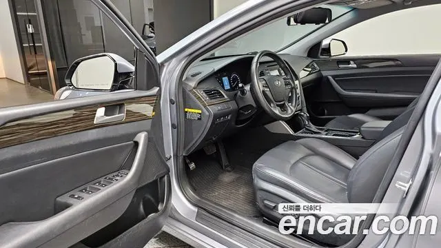 HYUNDAI SONATA 2015 — 94 943 км, светло-серебристый, Корея — под ключ — фото 10