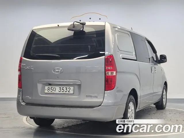 HYUNDAI GRAND STAREX 2015 — 283 009 км, серебристый, Корея — под ключ — фото 2