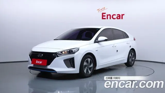 HYUNDAI IONIQ HYBRID 2016 — 128 866 км, белый, Корея — под ключ — фото 1