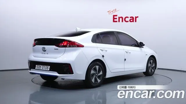 HYUNDAI IONIQ HYBRID 2016 — 128 866 км, белый, Корея — под ключ — фото 2