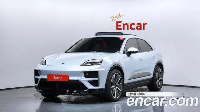 PORSCHE MACAN (EV) 2025 — 15 733 км, серебристо-серый, Корея — под ключ — фото 1