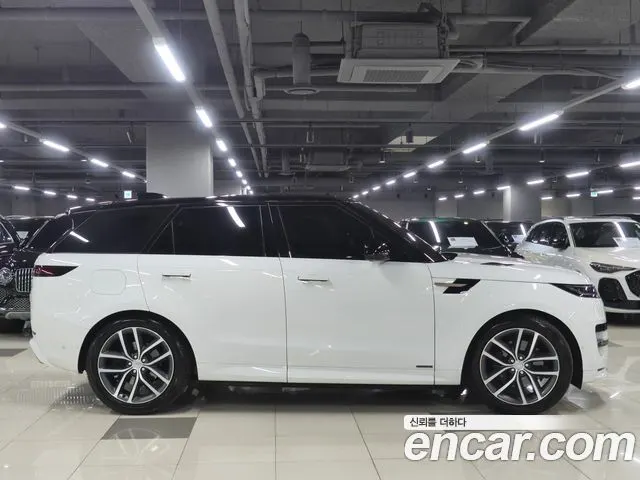 LAND ROVER RANGE ROVER SPORT 2023 — 13 700 км, белый, Корея — под ключ — фото 2