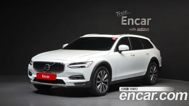 VOLVO V90 CROSS COUNTRY 2021 — 68 073 км, белый, Корея — под ключ — фото 1