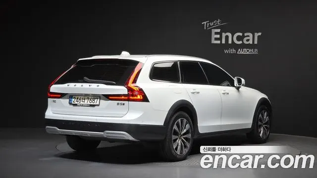 VOLVO V90 CROSS COUNTRY 2021 — 68 073 км, белый, Корея — под ключ — фото 2