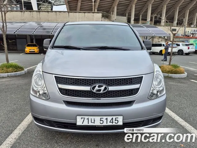 HYUNDAI GRAND STAREX 2014 — 205 167 км, серебристый, Корея — под ключ — фото 1