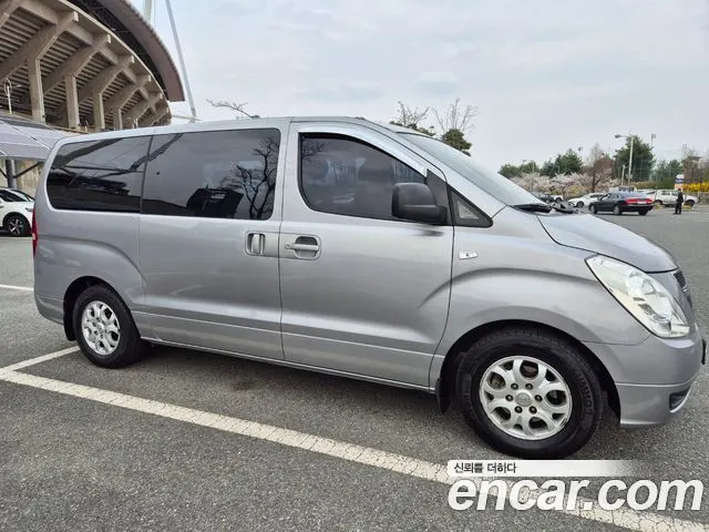 HYUNDAI GRAND STAREX 2014 — 205 167 км, серебристый, Корея — под ключ — фото 3