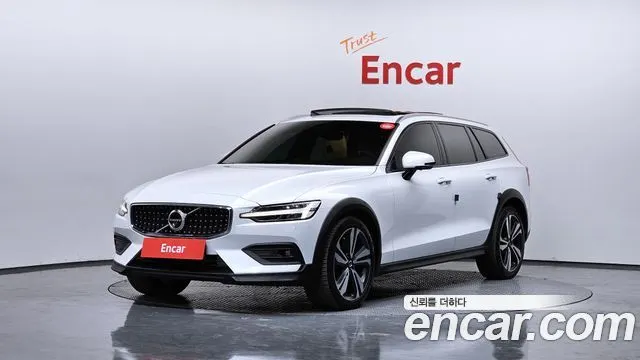 VOLVO V60 CROSS COUNTRY 2021