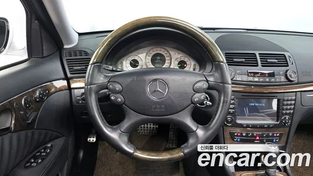 MERCEDES-BENZ E-CLASS W211 2008 — 170 427 км, серебристый, Корея — под ключ — фото 12
