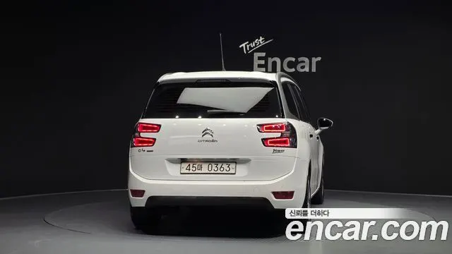 CITROEN GRAND C4 PICASSO 2017 — 84 564 км, белый, Корея — под ключ — фото 4
