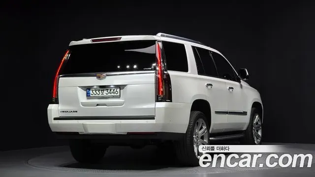 CADILLAC ESCALADE 2018 — 54 428 км, Корея — под ключ — фото 2