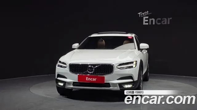 VOLVO V90 CROSS COUNTRY 2019 — 72 444 км, белый, Корея — под ключ — фото 3