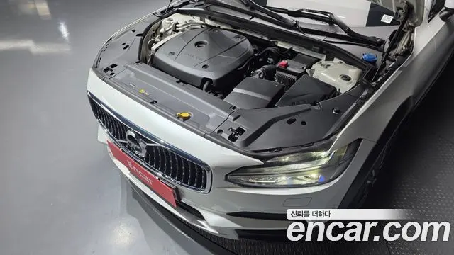 VOLVO V90 CROSS COUNTRY 2019 — 72 444 км, белый, Корея — под ключ — фото 6