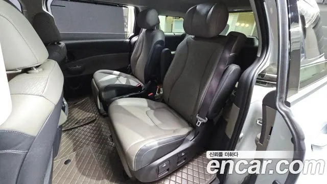 KIA CARNIVAL 2024 — 58 236 км, серебристо-серый, Корея — под ключ — фото 11