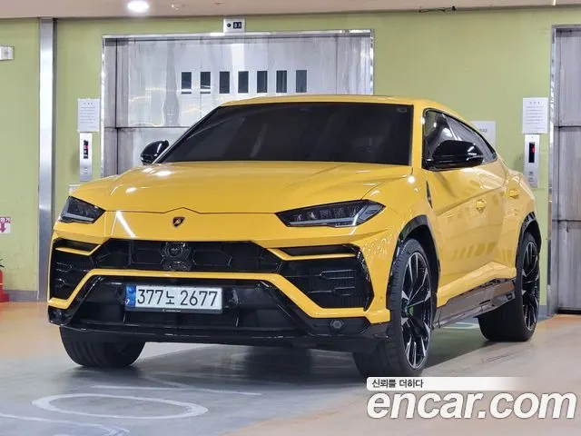 LAMBORGHINI URUS 2022 — 8 300 км, Корея — под ключ — фото 1