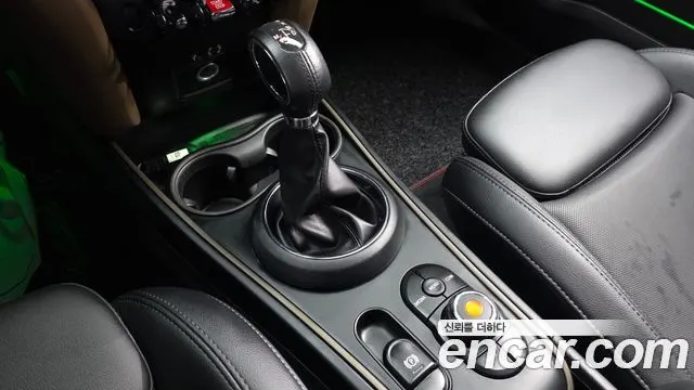 MINI COOPER D COUNTRYMAN 2018 — 102 813 км, тёмно-зелёный, Корея — под ключ — фото 9