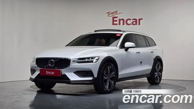 VOLVO V60 CROSS COUNTRY — из Кореи под ключ