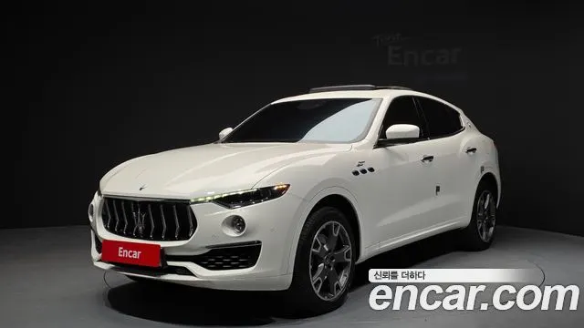 MASERATI LEVANTE 2022 — 38 560 км, Корея — под ключ — фото 1