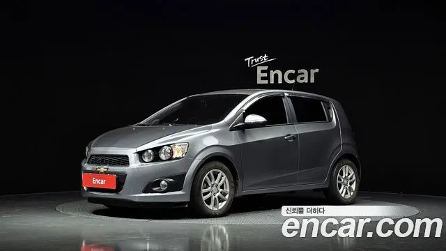CHEVROLET AVEO HATCHBACK 2012 — 125 874 км, серебристый, Корея — под ключ — фото 1
