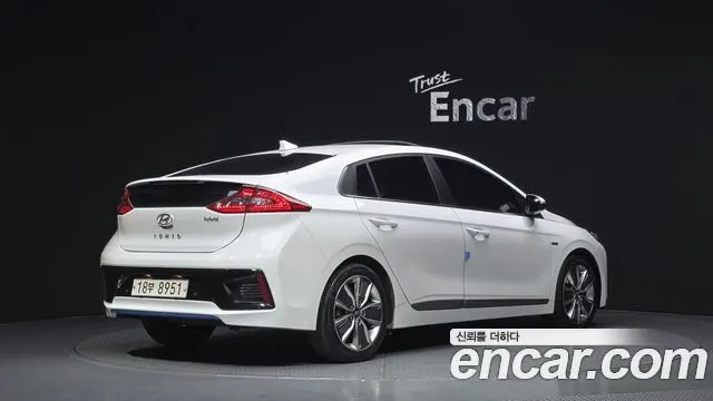 HYUNDAI IONIQ HYBRID 2016 — 126 810 км, белый, Корея — под ключ — фото 2