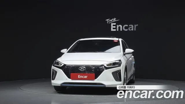 HYUNDAI IONIQ HYBRID 2016 — 126 810 км, белый, Корея — под ключ — фото 3