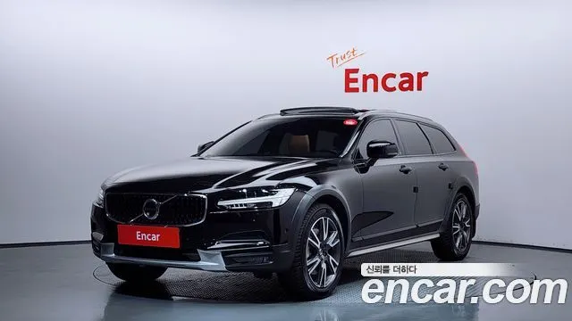 VOLVO V90 CROSS COUNTRY 2019 — 92 527 км, чёрный, Корея — под ключ — фото 1