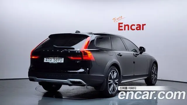 VOLVO V90 CROSS COUNTRY 2019 — 92 527 км, чёрный, Корея — под ключ — фото 2