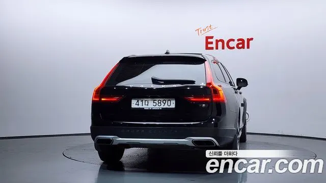 VOLVO V90 CROSS COUNTRY 2019 — 92 527 км, чёрный, Корея — под ключ — фото 4