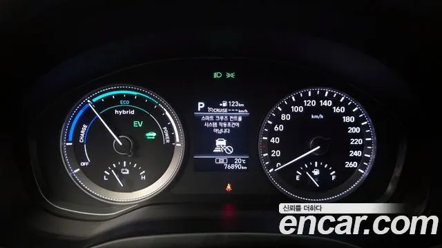 HYUNDAI GRANDEUR HYBRID 2019 — 77 623 км, белый, Корея — под ключ — фото 8