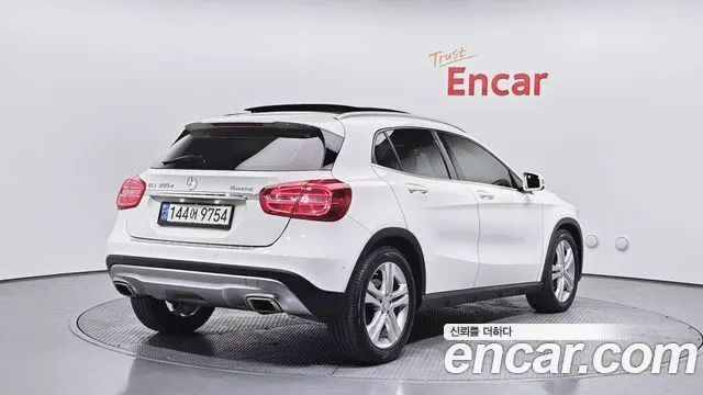 MERCEDES-BENZ GLA-CLASS X156 2017 — 87 598 км, белый, Корея — под ключ — фото 2