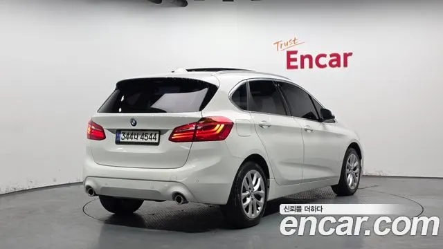 BMW 2 SERIES ACTIVE TOURER 2019 — 63 293 км, белый, Корея — под ключ — фото 2