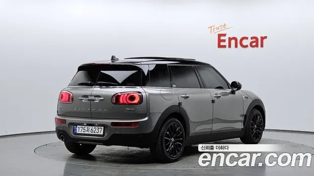 MINI COOPER D CLUBMAN 2019 — 80 278 км, серый, Корея — под ключ — фото 1