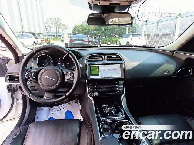 JAGUAR XE 2017 — 119 866 км, белый, Корея — под ключ — фото 7