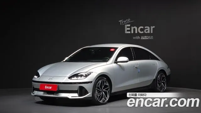 HYUNDAI IONIQ 6 2023 — 28 370 км, серебристо-серый, Корея — под ключ — фото 1