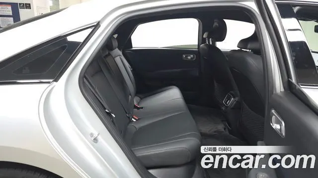 HYUNDAI IONIQ 6 2023 — 28 370 км, серебристо-серый, Корея — под ключ — фото 11