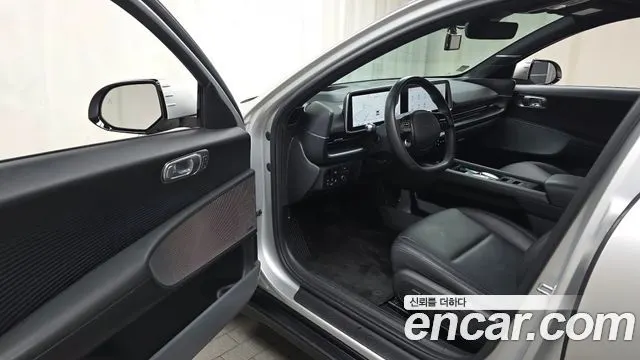 HYUNDAI IONIQ 6 2023 — 28 370 км, серебристо-серый, Корея — под ключ — фото 10