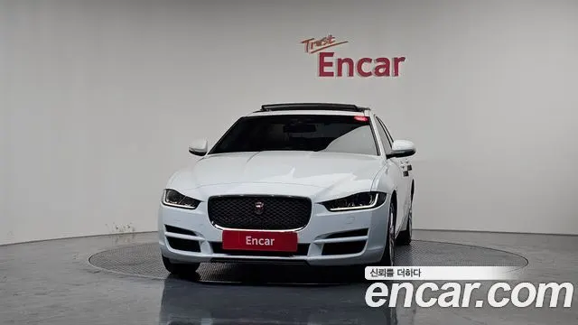 JAGUAR XE 2018 — 92 685 км, белый, Корея — под ключ — фото 3