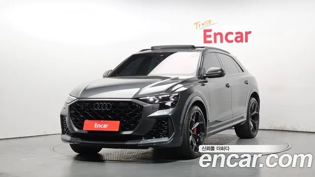 AUDI RSQ8 2025