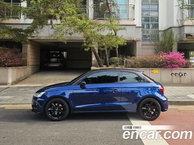 AUDI A1 2015 — 89 000 км, синий, Корея — под ключ — фото 9