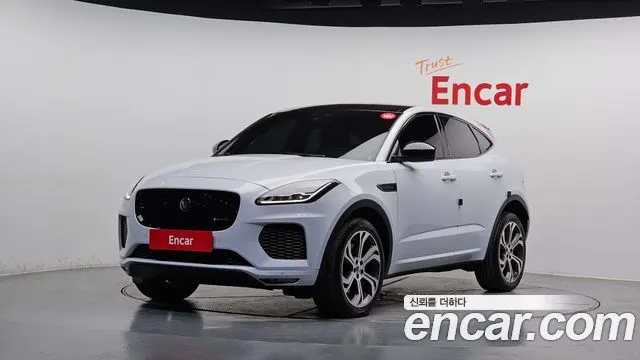JAGUAR E-PACE 2018 — 125 464 км, белый, Корея — под ключ — фото 1
