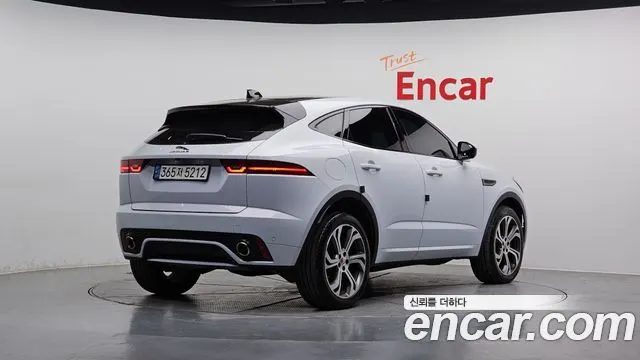 JAGUAR E-PACE 2018 — 125 464 км, белый, Корея — под ключ — фото 2