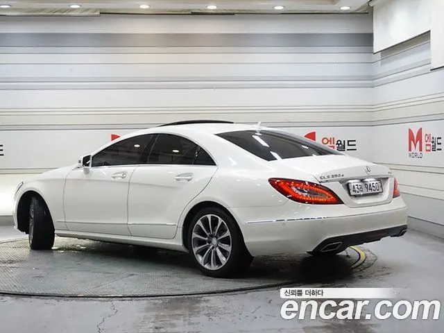 MERCEDES-BENZ CLS-CLASS W218 2017 — 85 577 км, белый-перламутр, Корея — под ключ — фото 2