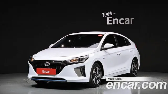 HYUNDAI IONIQ HYBRID 2017 — 90 955 км, белый, Корея — под ключ — фото 1