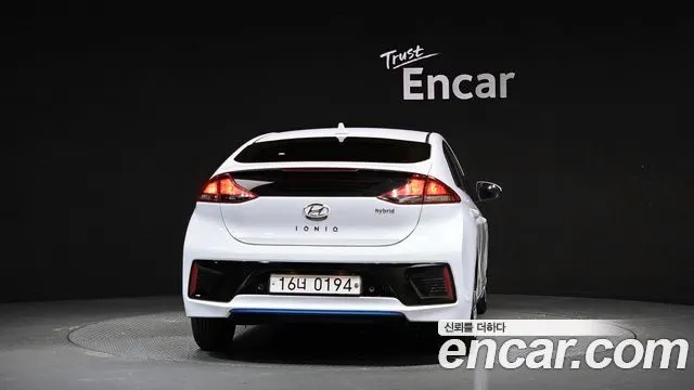 HYUNDAI IONIQ HYBRID 2017 — 90 955 км, белый, Корея — под ключ — фото 4