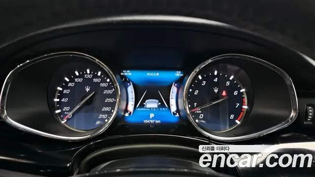 MASERATI QUATTROPORTE 2017 — 104 767 км, серебристый, Корея — под ключ — фото 8