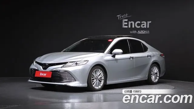 TOYOTA CAMRY XV70 2018
