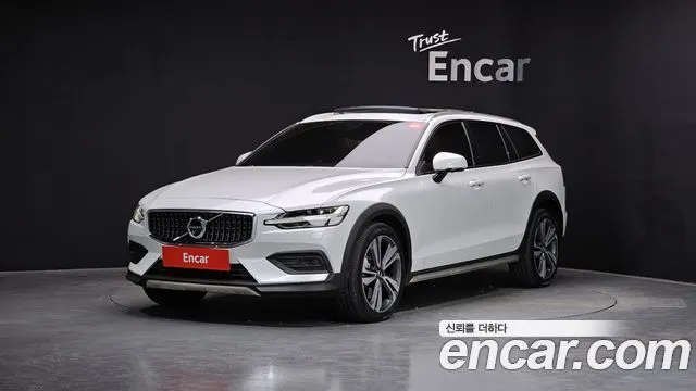 VOLVO V60 CROSS COUNTRY 2021
