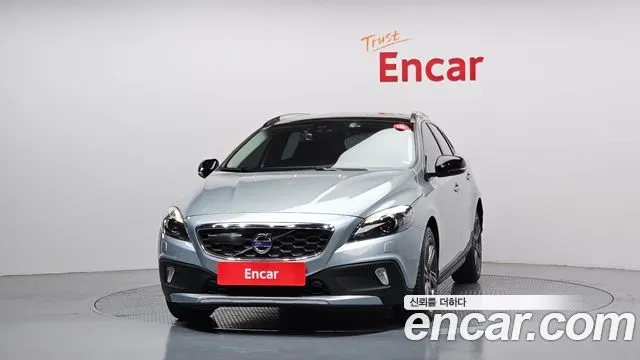 VOLVO V40 CROSS COUNTRY 2015 — 56 470 км, серый, Корея — под ключ — фото 3