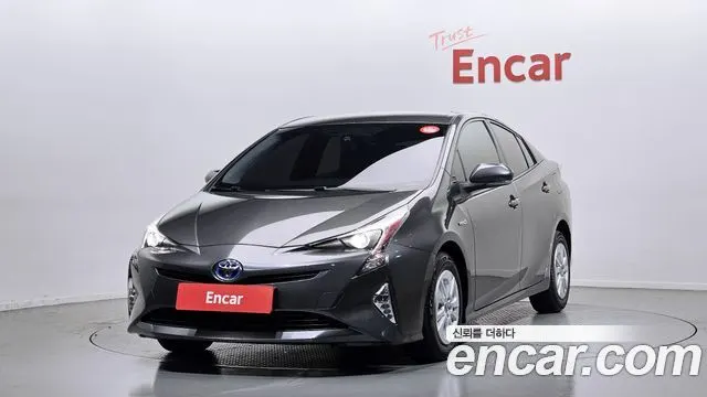 TOYOTA PRIUS 2017