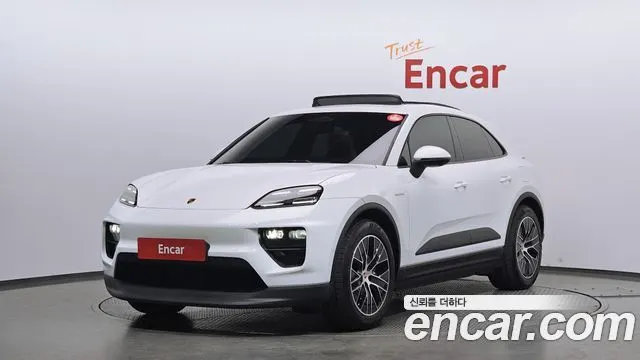 PORSCHE MACAN 2025